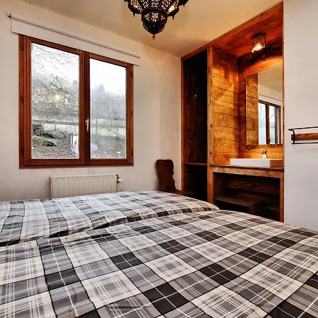Cozy Chalet In Ponts With Garden